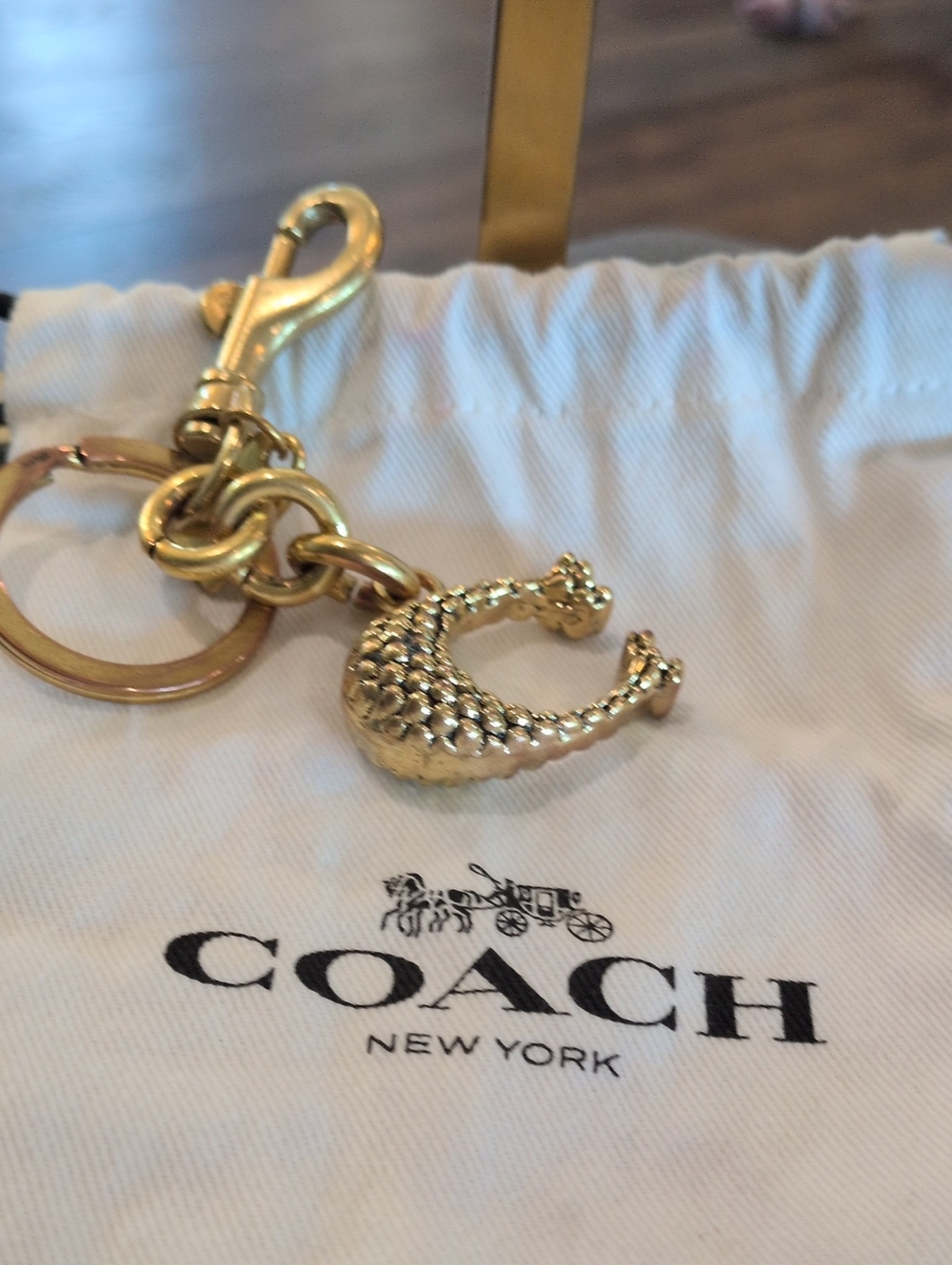 Coach Vintage C PEBBLED GOLD Charm Key & Card Holder Accent